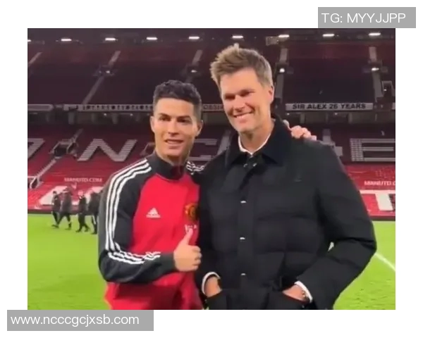 足球巨星C罗身着西装的魅力瞬间展现时尚与运动的完美结合